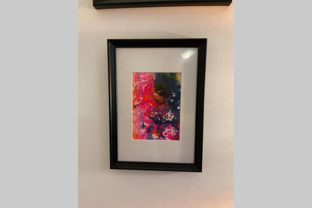 Apartment Happiness By Nicole Jutka, Visual Artist Олимп Екстериор снимка